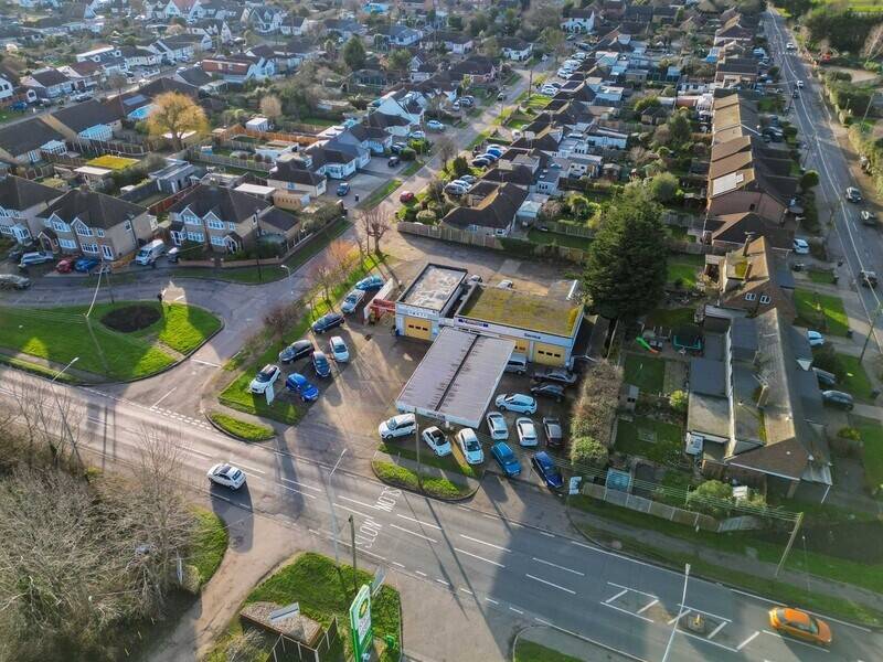 Prime Rayleigh Location with Approved Plans for 26 Luxury Apartments Photo 5