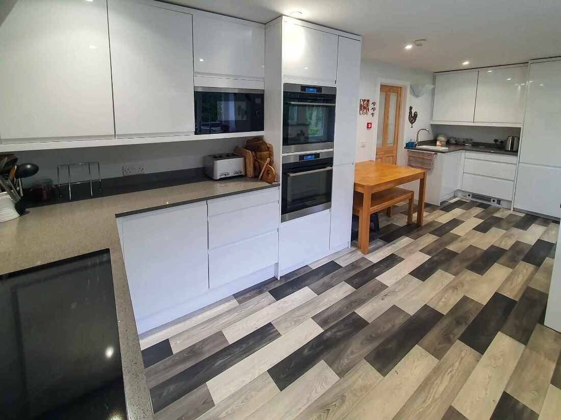 Guest House with Seven Letting Rooms and Two Luxury Apartments in Brixham Devon Photo 5