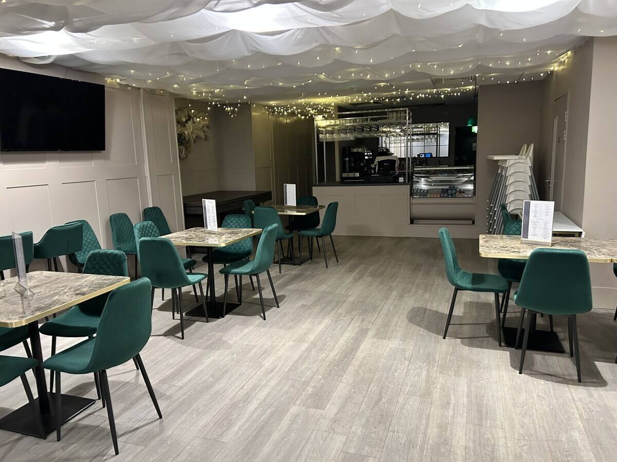 Thriving family-friendly coffee shop with soft play and venue hire in bustling Brentwood location Photo 5