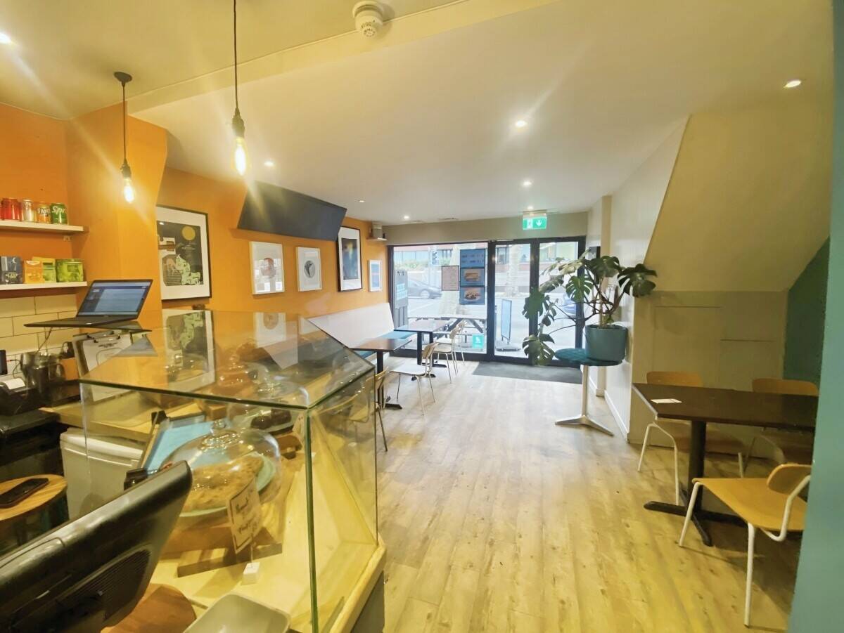 Prime Freehold Commercial Property on Caversham Road, Reading – Ideal High-Yield Investment Opport Photo 5