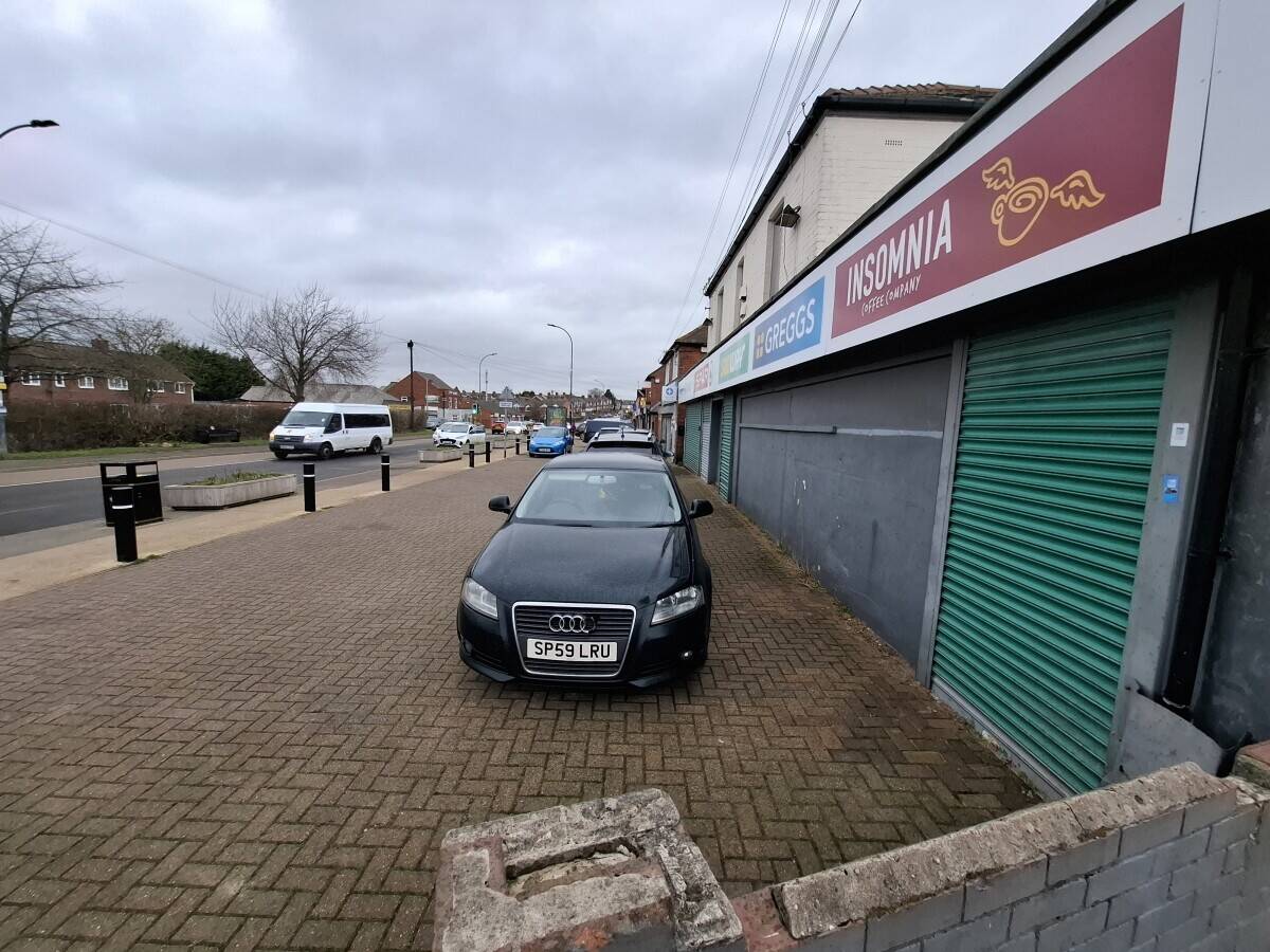 Spacious Former Convenience Store in Thurcroft South Yorkshire Up for Sale Photo 5