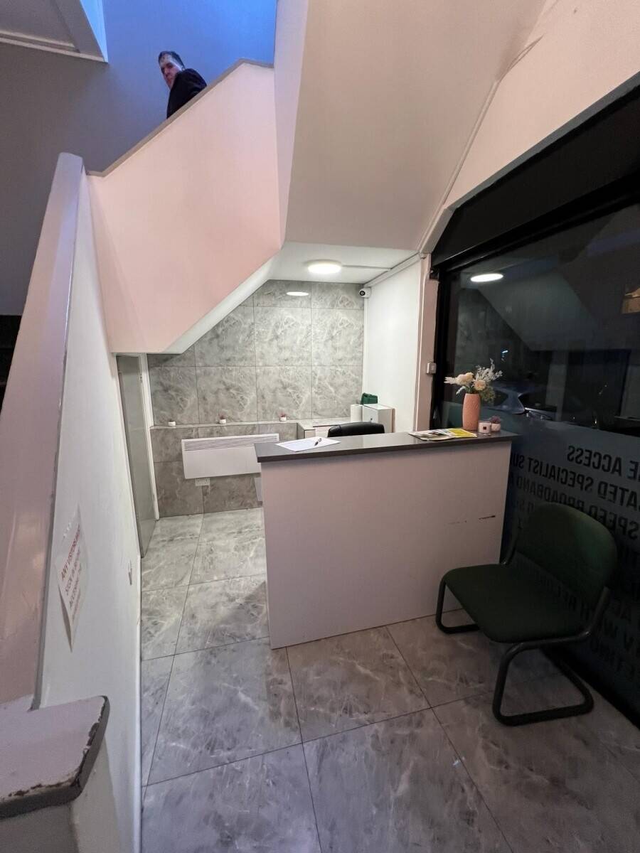 Prime High Road, Ilford Location - Furnished Service Office Available to Rent Photo 5