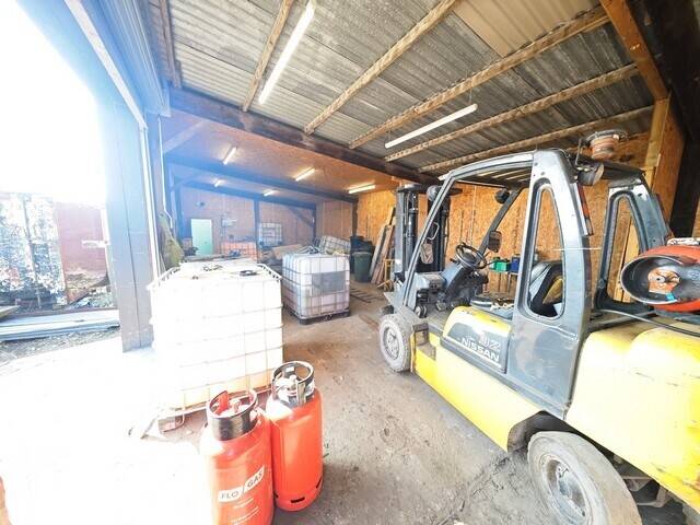 INDUSTRIAL UNITS / STORAGE / WAREHOUSE FROM 800 SQ FT to 1,575 SQ FT PRICE: FROM £1,000 PCM TO LET Photo 5