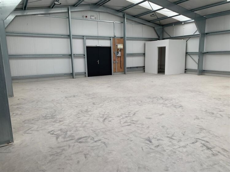Brand new industrial unit of approximately 1,520 sq ft located on clothier road, brislington. the unit is arranged as an open plan workshop with toile Photo 5
