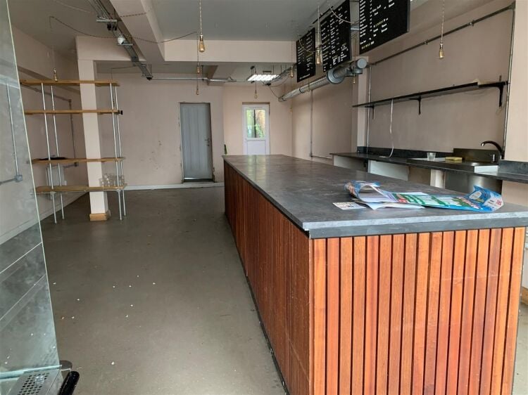 Ground floor retail unit of approximately 750 sq ft of versatile space, situated in a prime location on gloucester road, bishopston. the property feat Photo 5