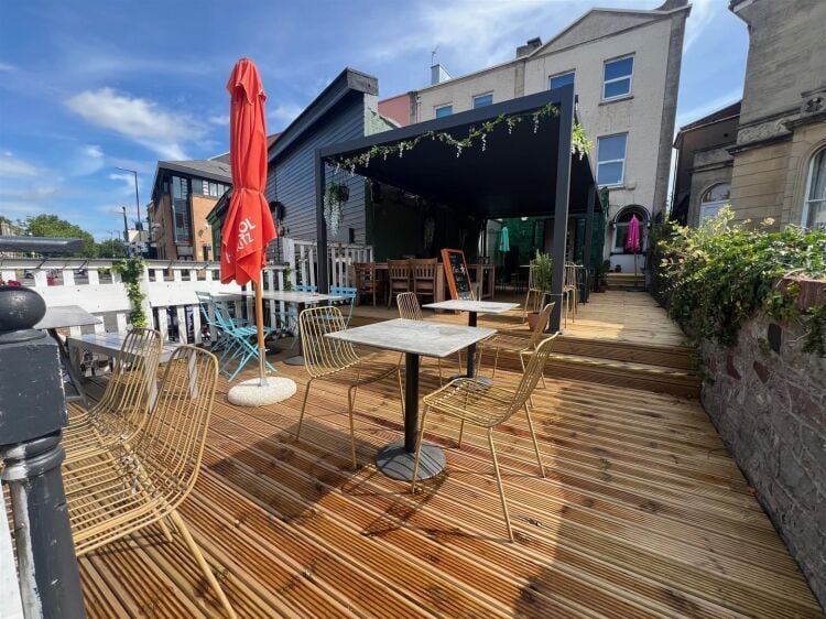 Prime Restaurant and Bar Lease Opportunity on Bristol's Whiteladies Road Photo 5