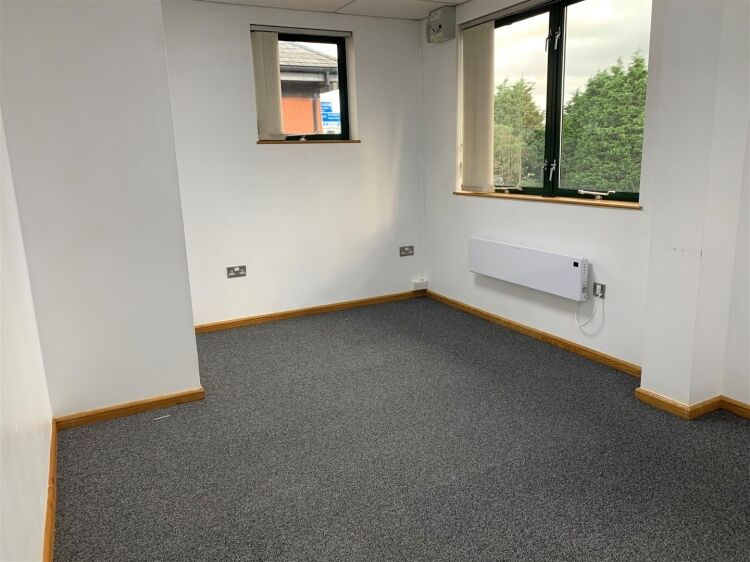Newly Refurbished Office Space in Apex Court, Almondsbury, Bristol Available for Rent Photo 5