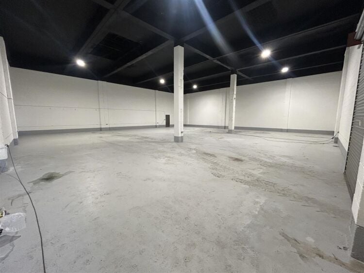 Versatile Industrial, Trade and Retail Units For Rent in Central Bristol Photo 5