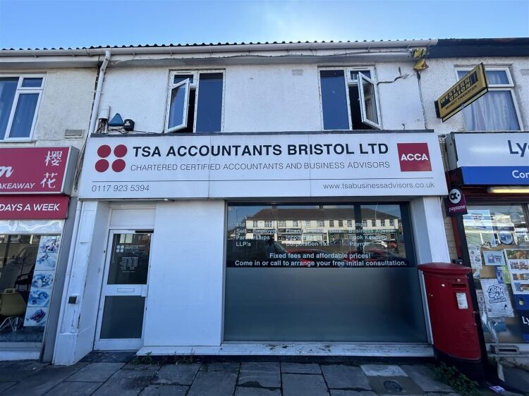 Ground floor retail unit of approximately 505 sq ft arranged as open plan shop space. the shop is strategically located within a diverse parade of sho Photo 5