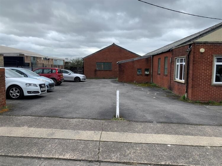 Large Detached Warehouse/Industrial Unit for Lease in Eastville Photo 5