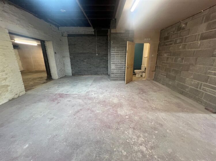 Versatile Two-Storey Workshop/Office Unit for Sale in Prime Clevedon Location Photo 5