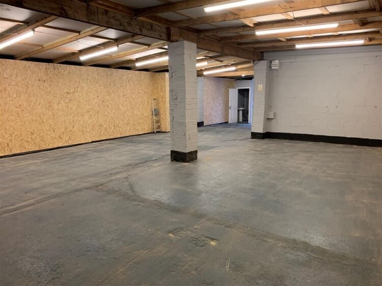Renovated Workshop/Storage Unit with Secure Parking in Central Bristol Photo 5