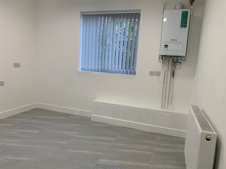Refurbished First Floor Office Space Available on Flaxpits Lane, Winterbourne Photo 5