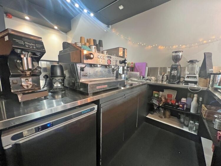 Two-Storey Café for Rent in Prime Bristol Location, Fully Fitted and Recently Refurbished Photo 5