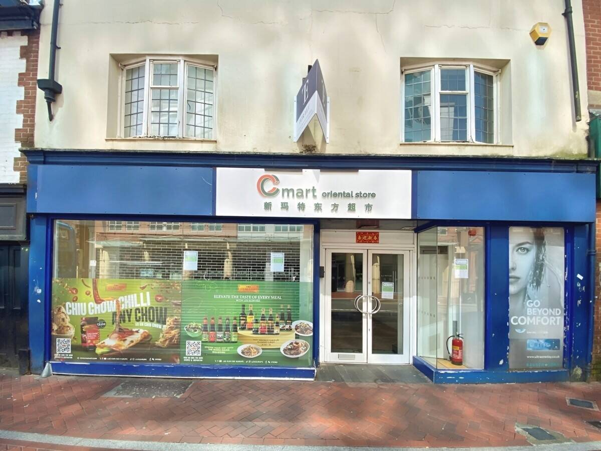 Prime Retail Premises Available for Short-Term Lease in Central Reading Photo 5