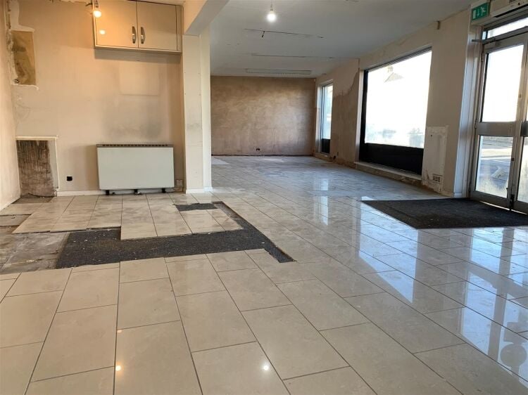 Spacious two storey commercial property with versatile 2,654 sq ft space in prime Bristol location Photo 5