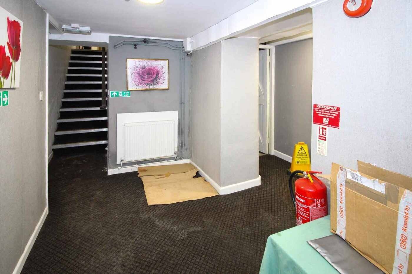 Prime Three-Storey Commercial Property Available in the Heart of Torquay Devon Photo 5