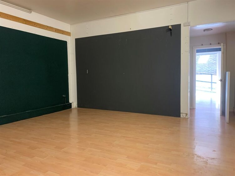 A ground floor retail unit of approximately 925 sq ft, located on hollway road, stockwood. the premises comprises an open plan front and rear shop are Photo 5