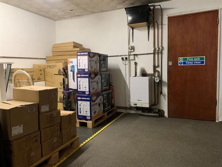 Ground floor retail space in Bristol with 744 sq ft, storage, WC, and garage facilities available Photo 5