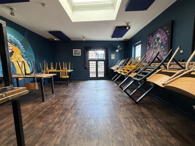 Stylish restaurant with basement in vibrant Colston Street, Bristol, offering 1,392 sq ft of space Photo 5