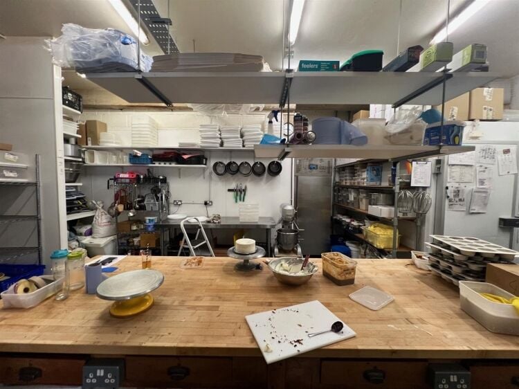 Modern bakery for sale in Bristol with long-term lease in high foot traffic area Photo 5
