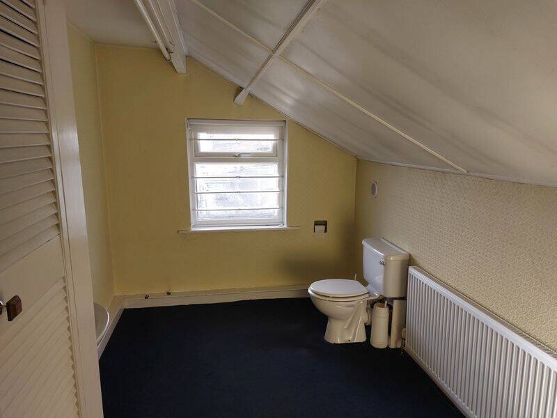Office space for sale in Acomb York with potential for residential conversion and parking available Photo 5