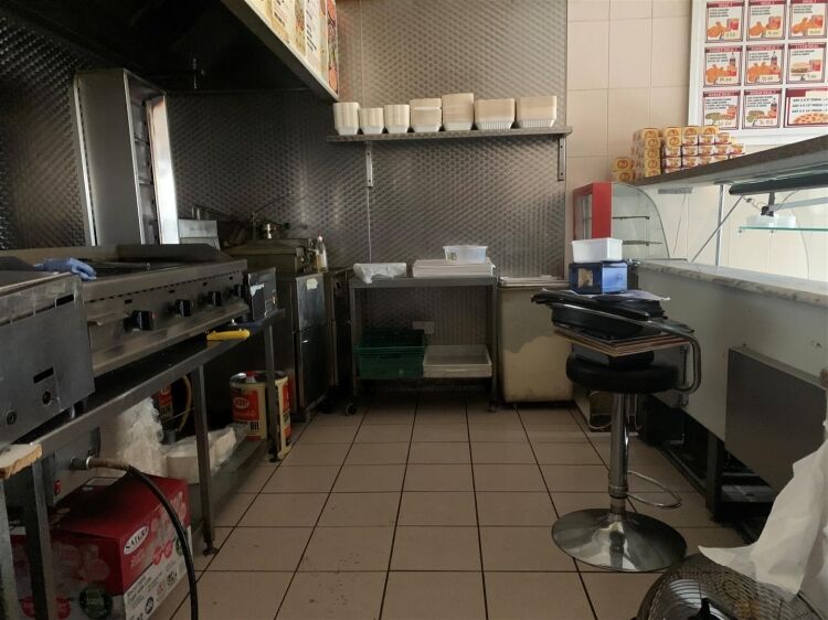 Commercial property in Bristol with 647 sq ft of customer space, kitchen, and parking available. Photo 5