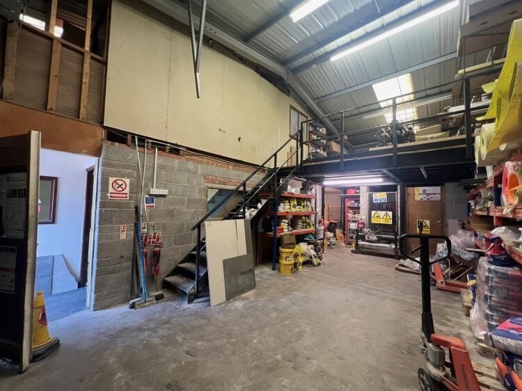 Light industrial unit for sale in Bedminster, Bristol with workshop, office, and storage space Photo 5