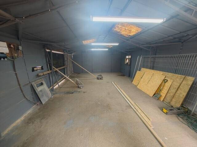 SMALL INDUSTRIAL UNIT WITH YARD AREA TO LET - £9,000 PA – LEASEHOLD - HADLEIGH, ESSEX REF I0108E Photo 5