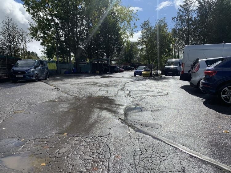 A selection of commercial units ranging from approximately 154 sq ft to 160 sq ft are now available to let. these flexible spaces are suitable for a v Photo 5