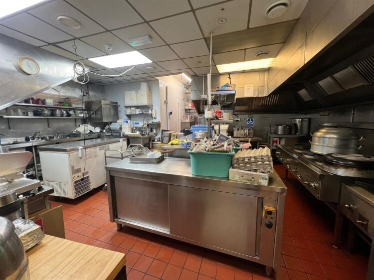 Restaurant for lease on Park Street in Bristol with kitchen, karaoke rooms, and courtyard garden Photo 5