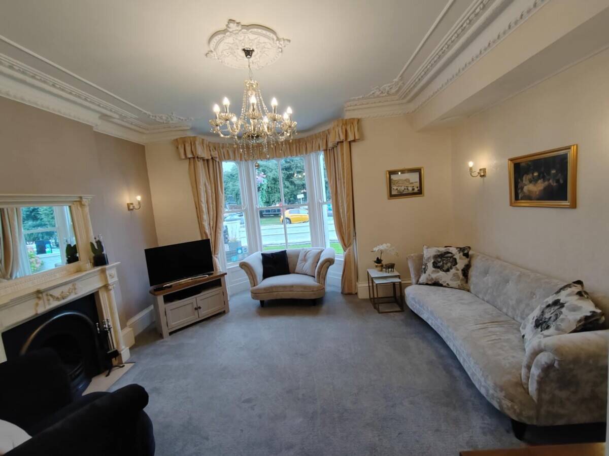 Eight-Bedroom Victorian Villa Bed and Breakfast for Sale in Llandudno Conwy Photo 5