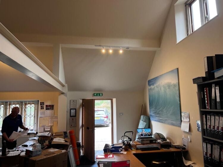 Office suite for sale in Bristol, 550 sq ft open-plan layout in Greenway Farm Business Park Photo 5