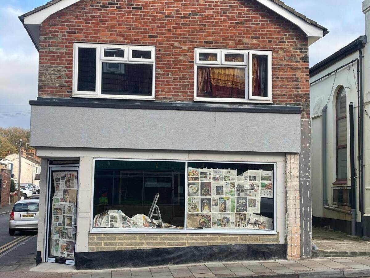 Fully fitted A5 takeaway available in Brentwood Essex with potential for diverse cuisines Photo 4