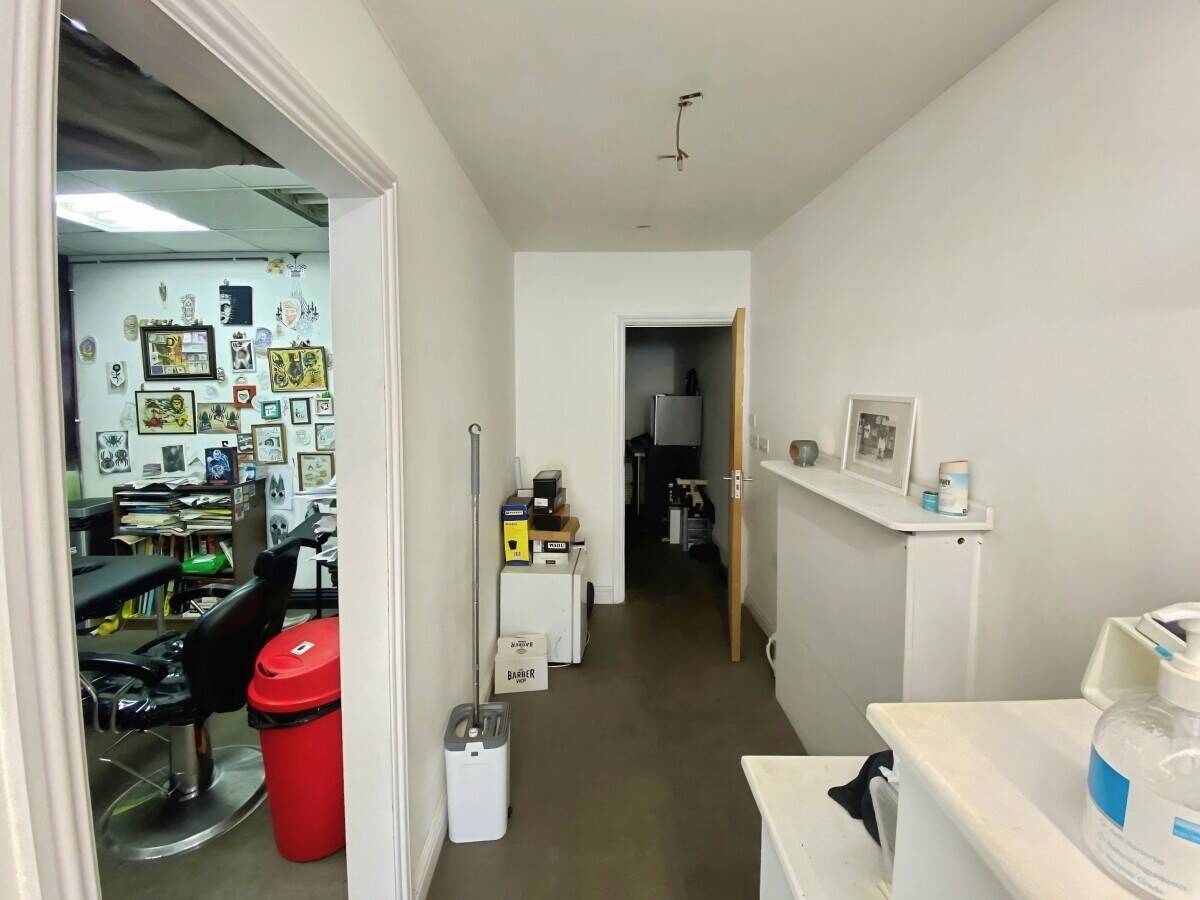 Retail Premises To Let in Tilehurst, Reading  - Available Immediately - 430sq.ft - E-Class Photo 5
