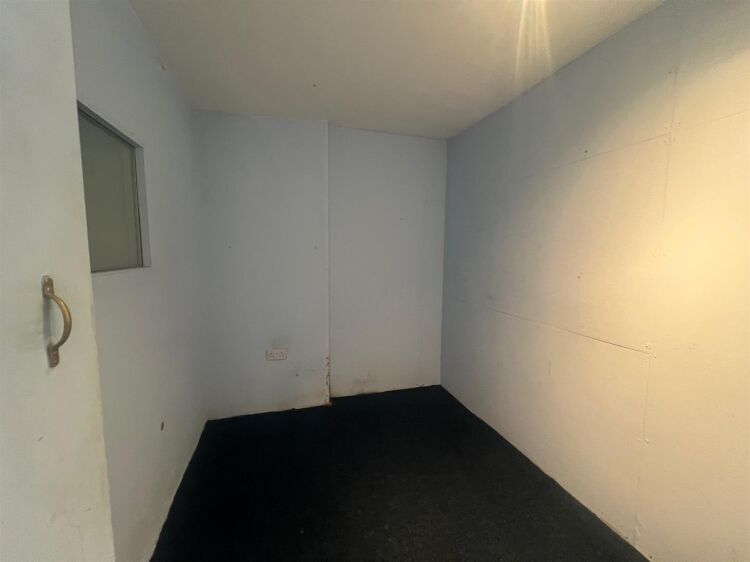 Ground floor former recording studio and workshop for sale in Bristol Photo 5
