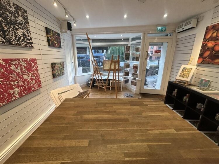 A well presented shop of approximately 220 sq ft, the property is situated in a very prominent and central location on passage street, it is approxima Photo 5