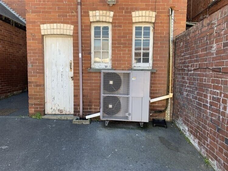Prime Freehold Investment Property in Central Exmouth, Ideal for Watersports and Retail Ventures Photo 5