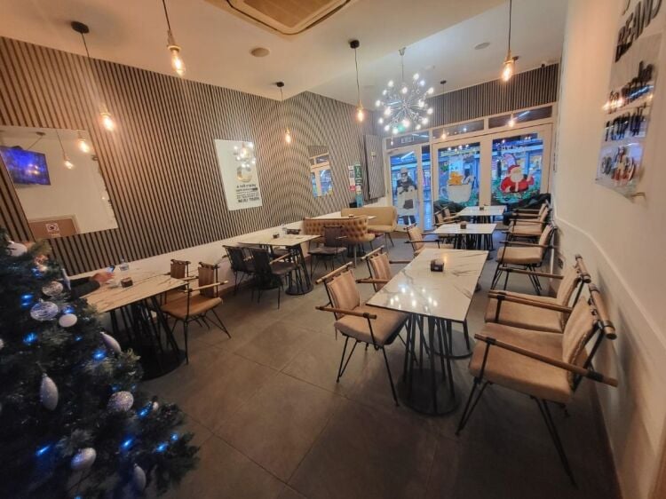 Bar, Café & Restaurant Lounge for Sale in North London with Retirement Sale Opportunity Photo 5