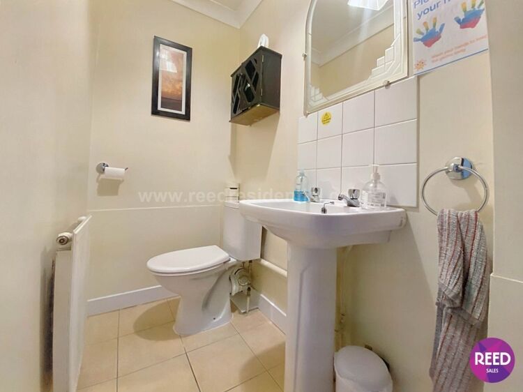 Former care home in Dorset Gardens Rochford Bristol with eight bedrooms and ample space for ideas Photo 5
