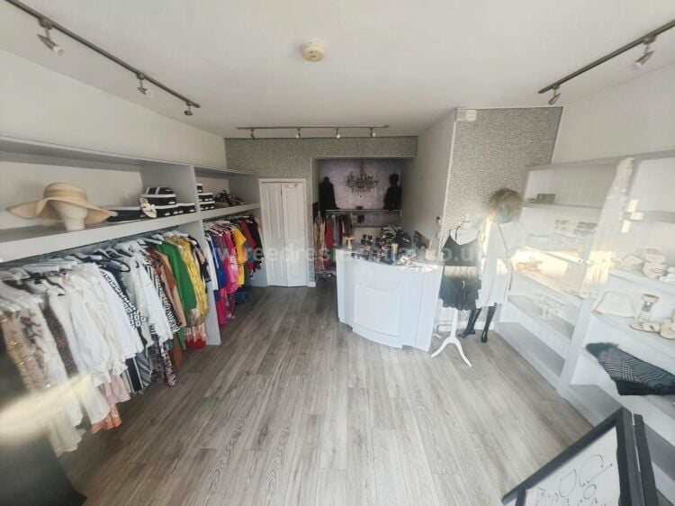 Mixed-use investment property in Westcliff on Sea with shop and two-bedroom flat available Photo 5