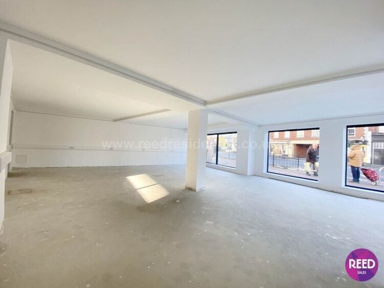 London Road, Westcliff On Sea Photo 5