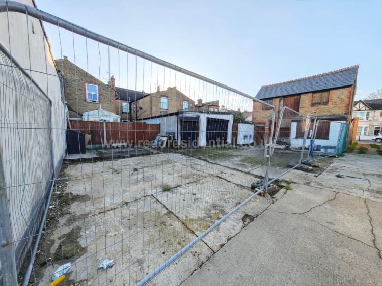 Industrial units and land for potential residential conversion in Westcliff on Sea Essex Photo 5