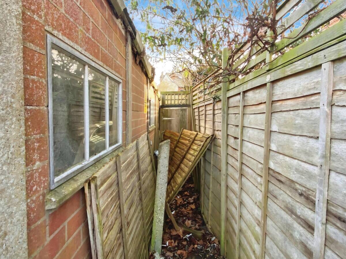 Two Lock-Up Garages with Forecourt for Sale in Caversham Reading Photo 5