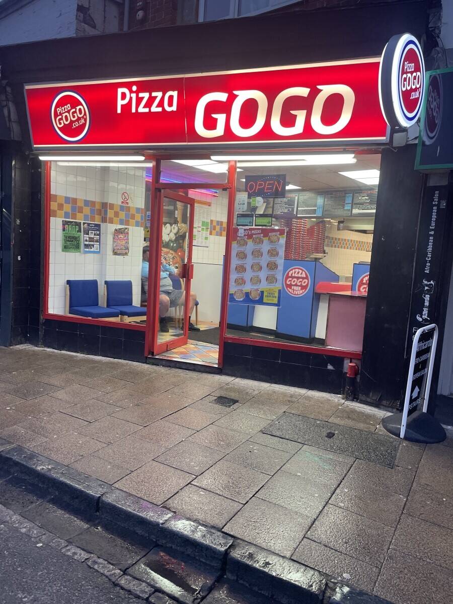 Freehold shop and residential investment for sale in Southampton Hampshire Photo 5