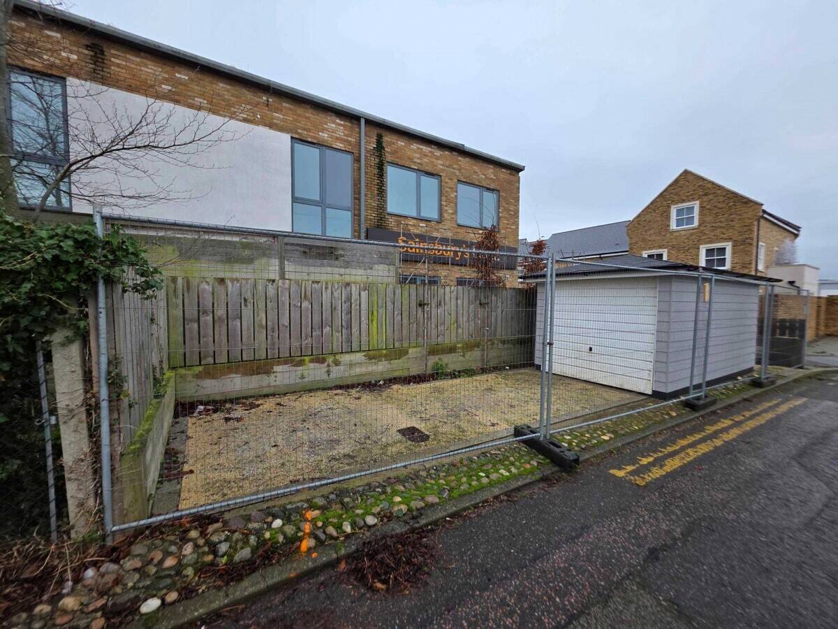 Freehold Garage and Land for Sale in Shoeburyness Southend on Sea Photo 5