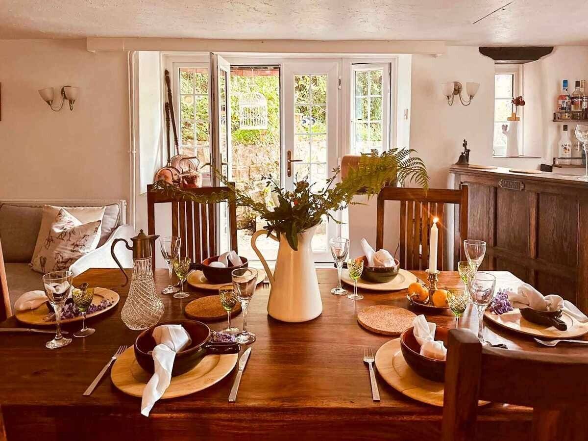 Eight-Bedroom Guest House Property for Sale in Tiverton, Devon with Development Potential Photo 5