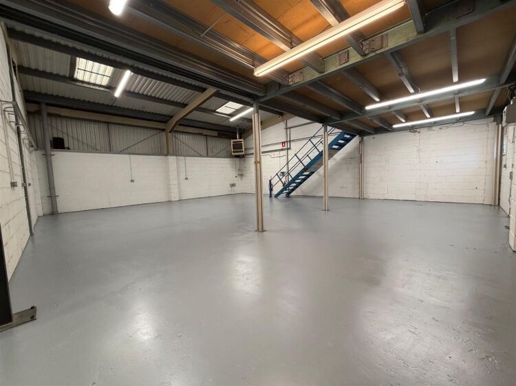 Light industrial unit for sale in Bristol with roller shutter access and allocated parking Photo 5