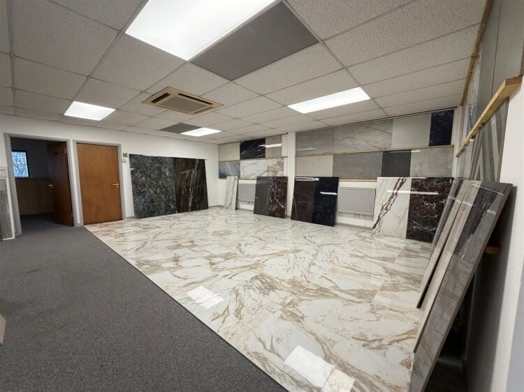 Modern two-storey commercial unit with workshop and offices in Bristol Photo 5
