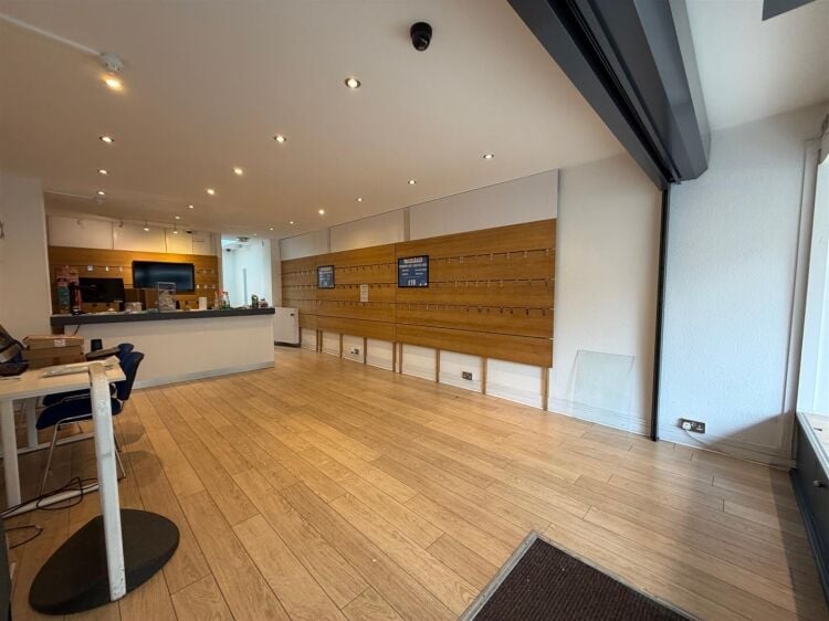 Ground floor shop for sale in Clifton Village, Bristol with 500 ft² retail space and basement stora Photo 5